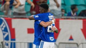 Cruzeiro Conquista Vitória de Virada Sobre o Bahia na Fonte Nova