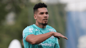 Paulinho Pode Retornar como Reforço Contra o Cruzeiro