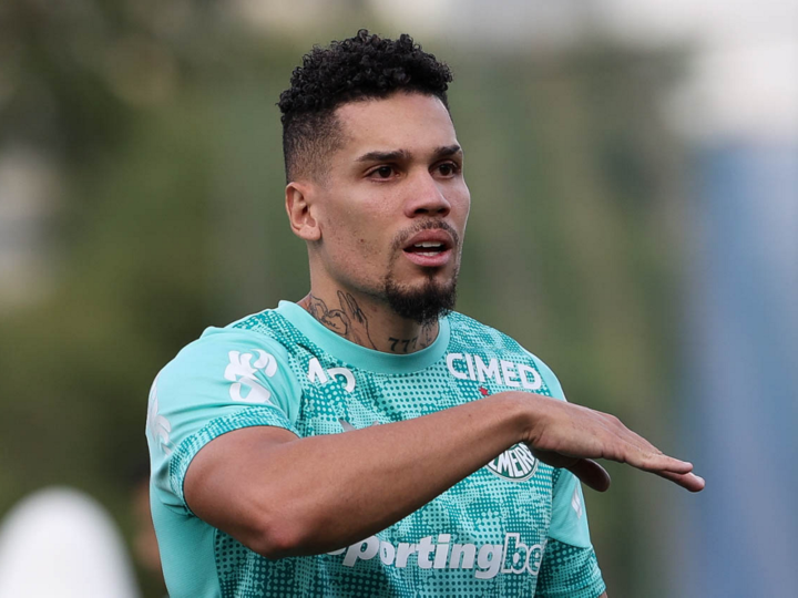 Paulinho Pode Retornar como Reforço Contra o Cruzeiro