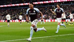 Aston Villa Domina Liverpool com Dois Gols de Watkins