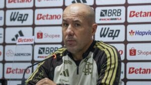 Athletico-PR Enfrenta Críticas Após Danos ao Gramado Sintético
