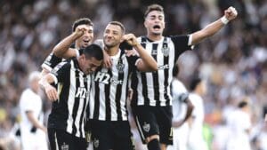 Atlético-MG Conquista Vitória Importante em São Januário