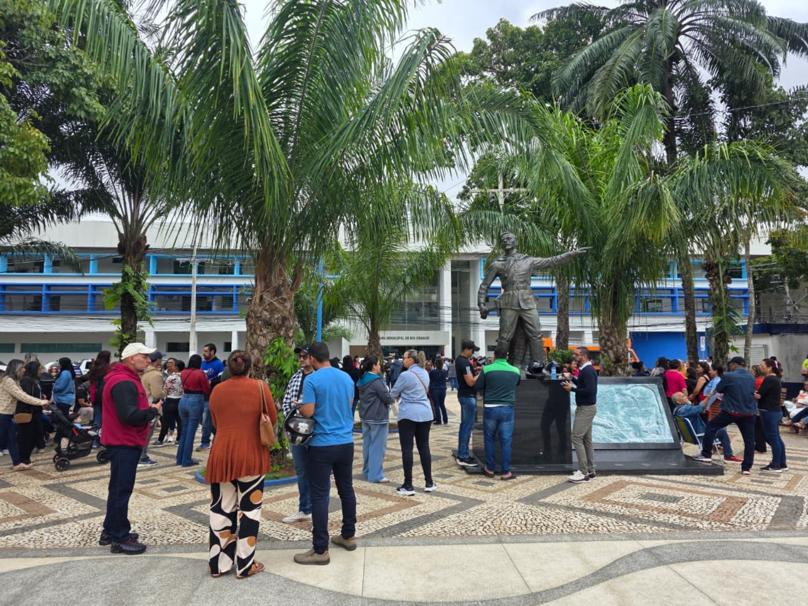 Greve na Educação Municipal de Rio Branco: Profissionais Lutam por Reajuste Salarial