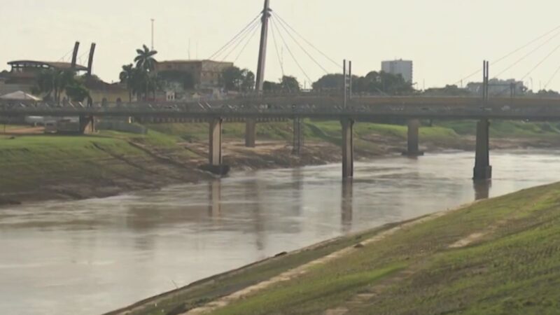 Queda do Nível do Rio Acre Gera Alerta para Possível Estiagem em Rio Branco