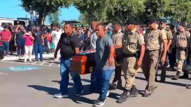 Militares Prestam Homenagem a Policial Falecido em Acidente Doméstico