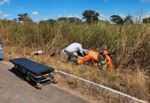 Tragédia na BR-153: Jovem perde a vida em colisão entre carro e carreta
