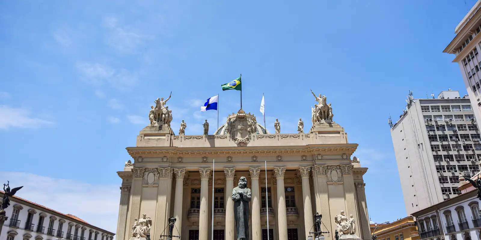 RJ Aprova Projeto de Lei sobre Banheiros Neutros para Pessoas Trans