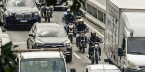 Trabalhadores Autônomos Enfrentam Cargas Horárias Elevadas no Brasil