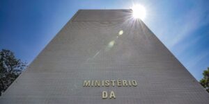Governo Anuncia Bloqueio de R$ 22,1 Bilhões no Orçamento de 2026