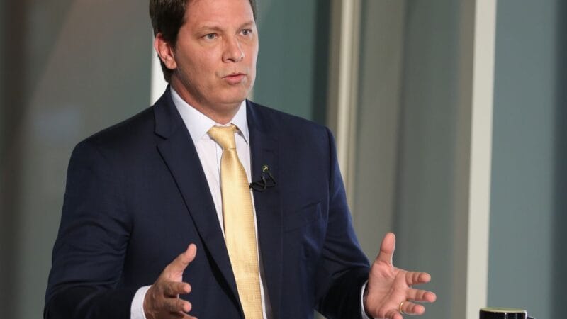 STF Enfrenta Dificuldades para Notificar Mário Frias sobre Questões Relacionadas a Filme de Bolsonaro
