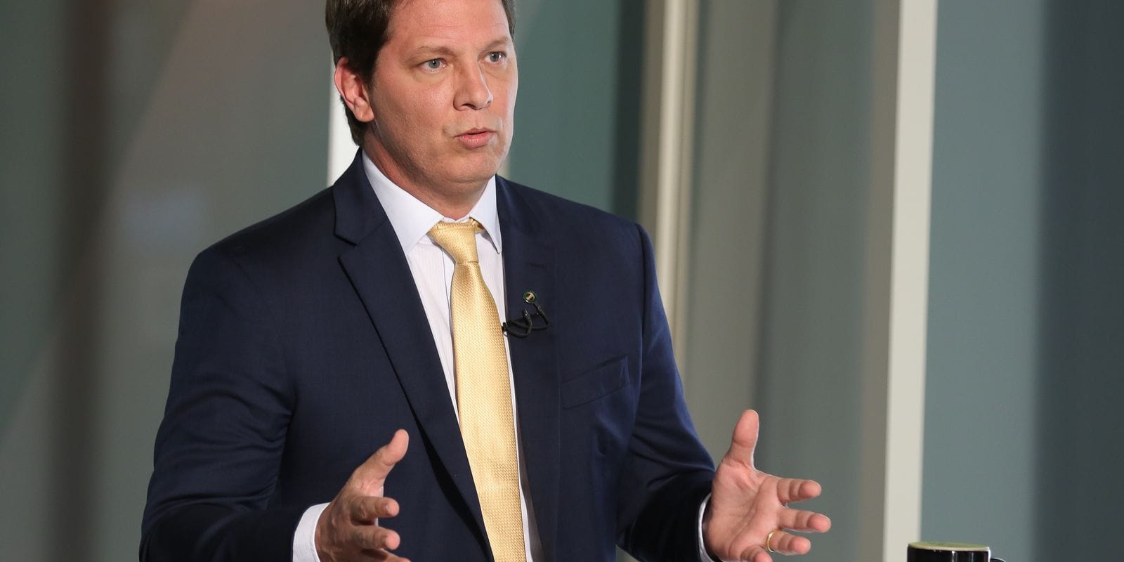 STF Enfrenta Dificuldades para Notificar Mário Frias sobre Questões Relacionadas a Filme de Bolsonaro