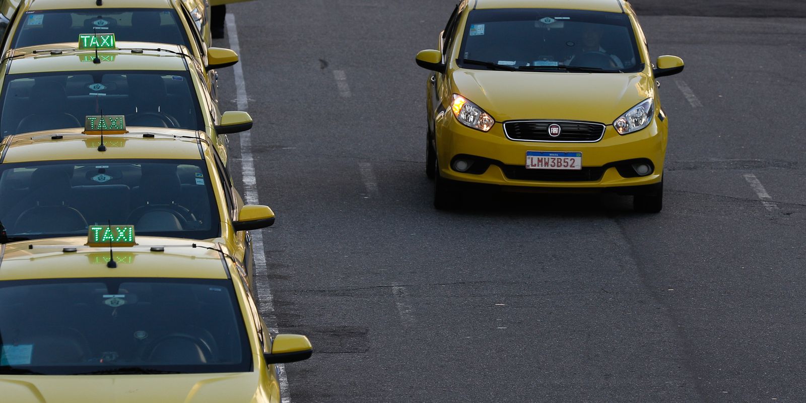 Governo Anuncia Medida Provisória de R$ 30 Bilhões para Taxistas e Motoristas de Aplicativos