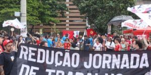 Caminhos da Reportagem Examina os Efeitos da Escala 6×1 no Brasil