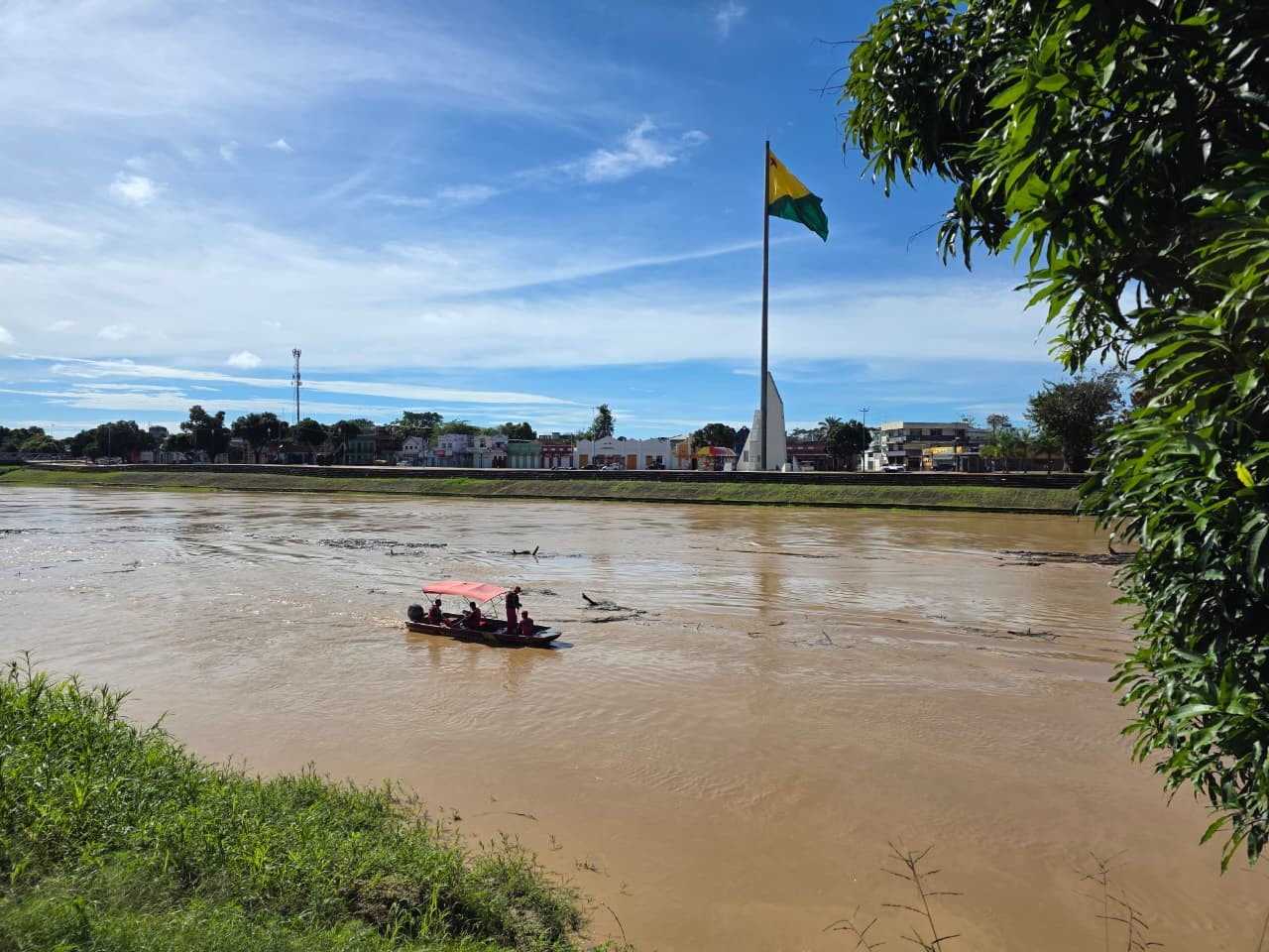 Primeira Descida de Boia no Rio Acre Atrai Mais de 300 Inscritos em Rio Branco