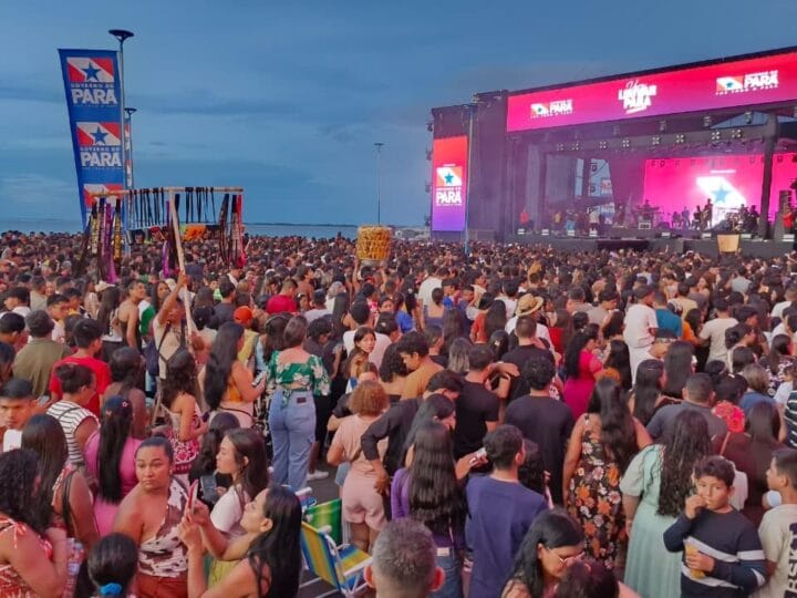 Aline Barros Brilha no Vem Louvar Pará em Santarém