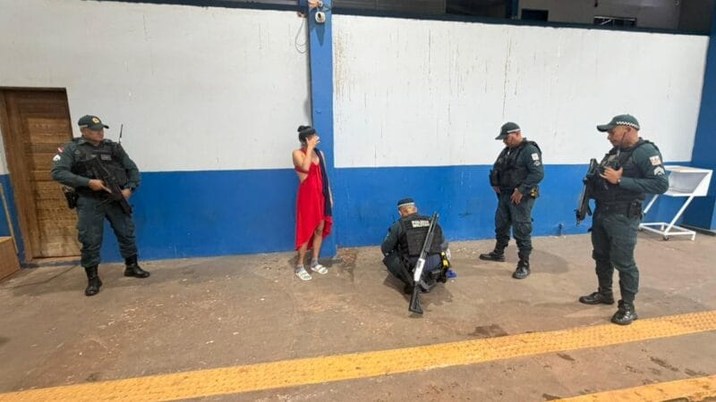 Prisão de Mulher por Tráfico de Drogas em Santarém: Emocionante Abordagem da PM