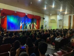 Grupo de Teatro Grutap Apresenta a Nova Temporada de ‘Hermanoteu na Terra de Godah’ em Santarém