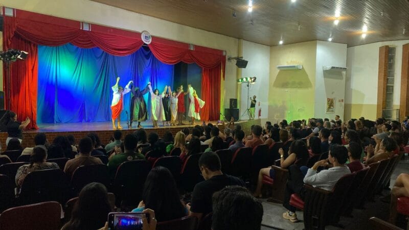 Grupo de Teatro Grutap Apresenta a Nova Temporada de ‘Hermanoteu na Terra de Godah’ em Santarém