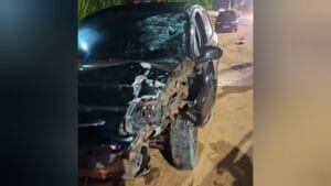 Acidente na Avenida Elias Pinto em Santarém: Carro Colide com Motocicleta e Deixa Ferido