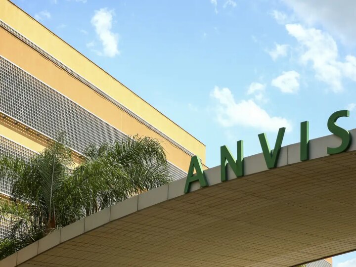 Anvisa Suspende Lotes de Medicamentos para Hipertensão e Câncer de Mama