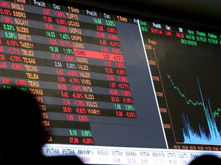 Bolsa Brasileira Inicia Junho em Queda, Atingindo Menor Nível Desde Janeiro