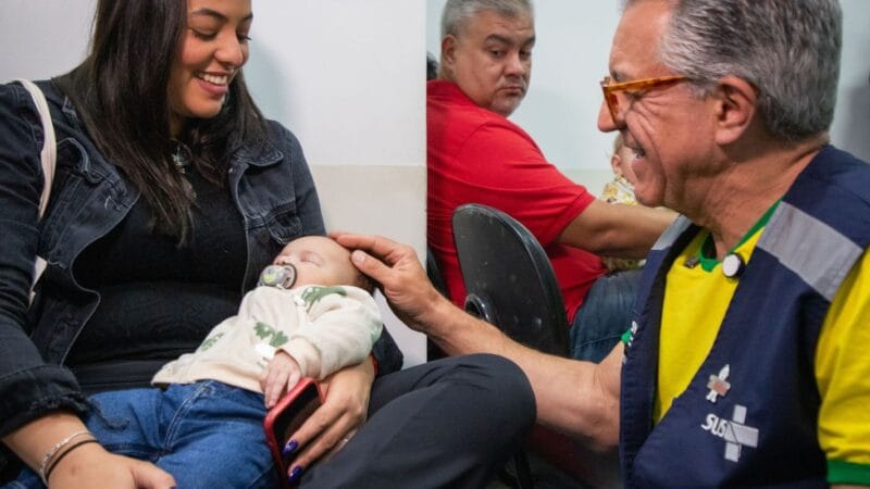 Início da Vacinação com a Pneumo 20: Protegendo Crianças e Idosos no Brasil