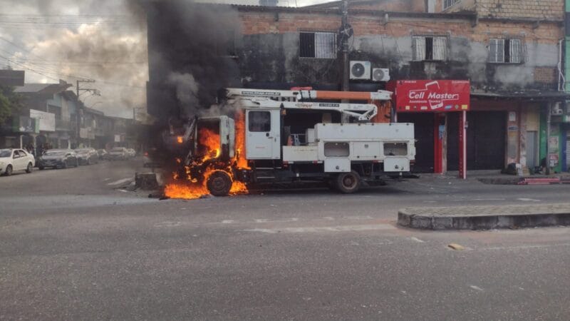 Incêndio em Caminhão de Concessionária de Energia em Ananindeua