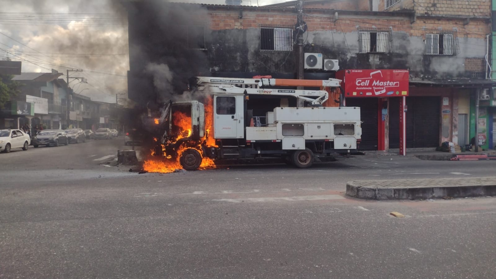 Incêndio em Caminhão de Concessionária de Energia em Ananindeua