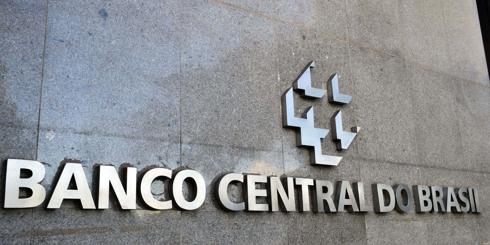 Senado Avança na Autonomia Financeira do Banco Central com Aprovação de PEC