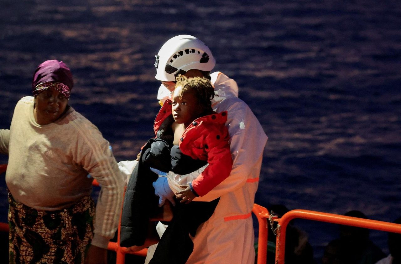 Papa nas Canárias: Um Sinal de Esperança para os Migrantes