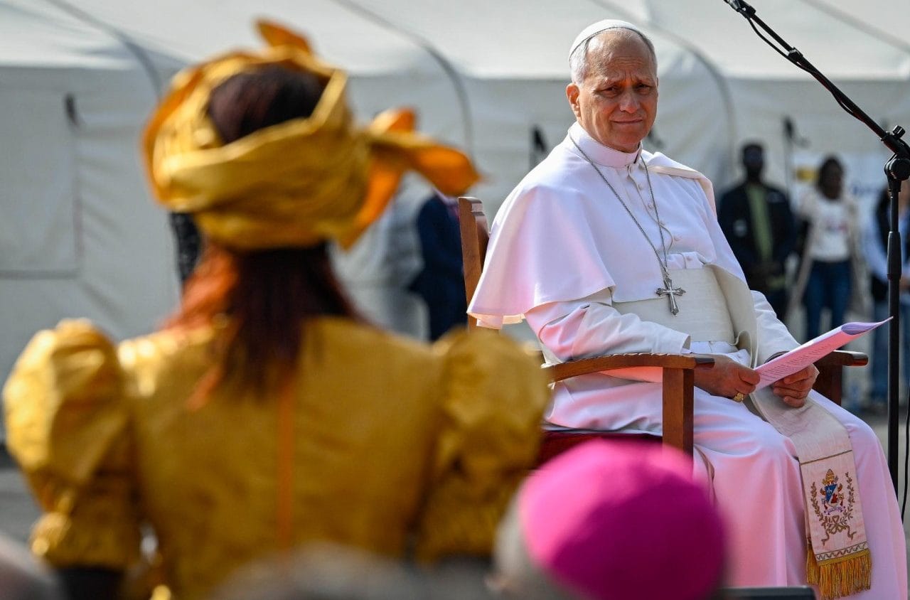 Papa Francisco Enfatiza a Importância da Dignidade Humana em Visita a Tenerife