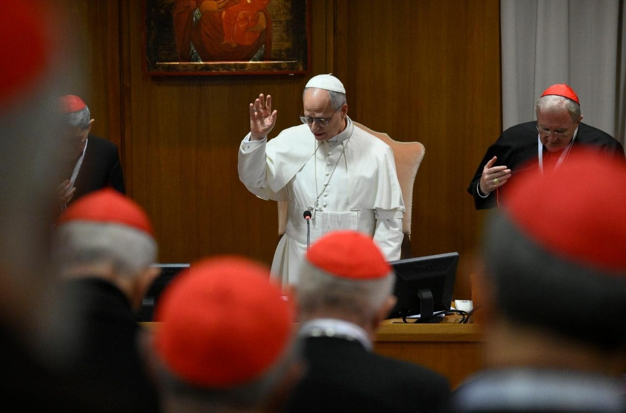 Consistório do Papa: Reflexões e Diálogo com os Cardeais