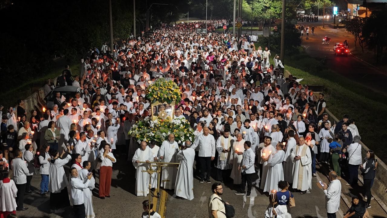 Caminhada Eucarística pela Paz Mobiliza Fiéis em São José do Rio Preto