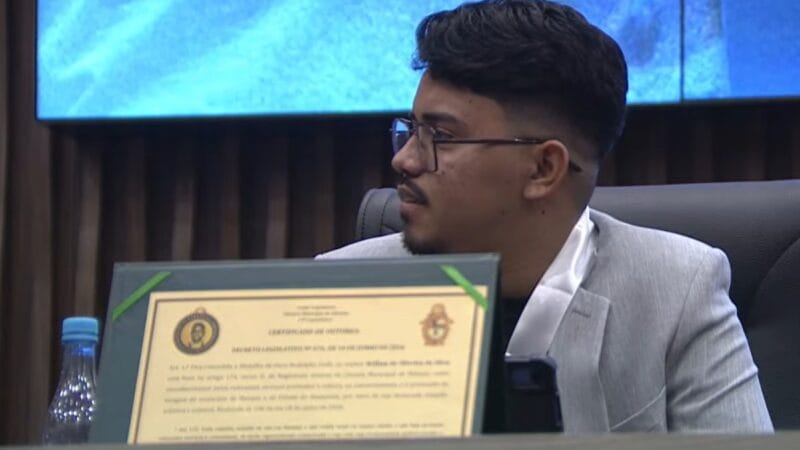 Willian de Oliveira Recebe Medalha de Ouro da Câmara Municipal de Manaus em Reconhecimento à sua Trajetória na Comédia
