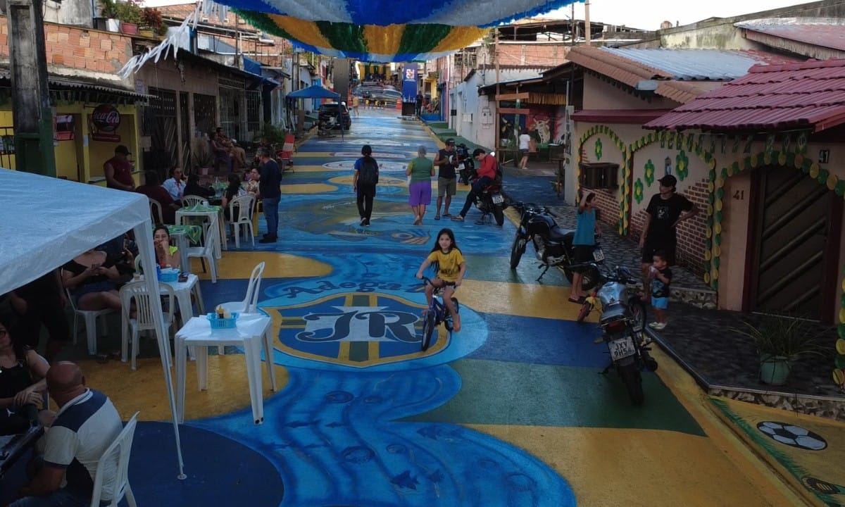 Manaus se Prepara para a Copa do Mundo: Ruas Decoradas e Festividades