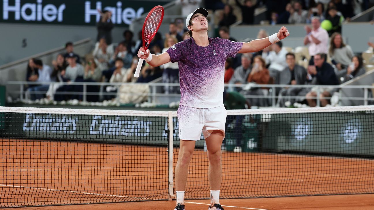 João Fonseca Avança às Quartas de Final de Roland Garros ao Superar Casper Ruud
