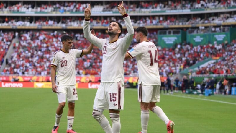 Espanha vence após falha inusitada de Muslera