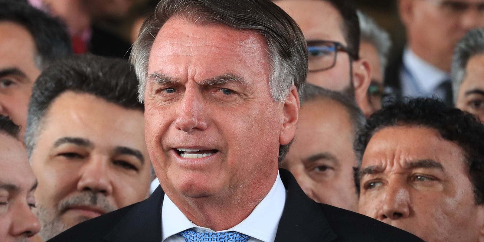 Defesa de Bolsonaro Acompanha Depoimento sobre Arma Autorizado por Moraes
