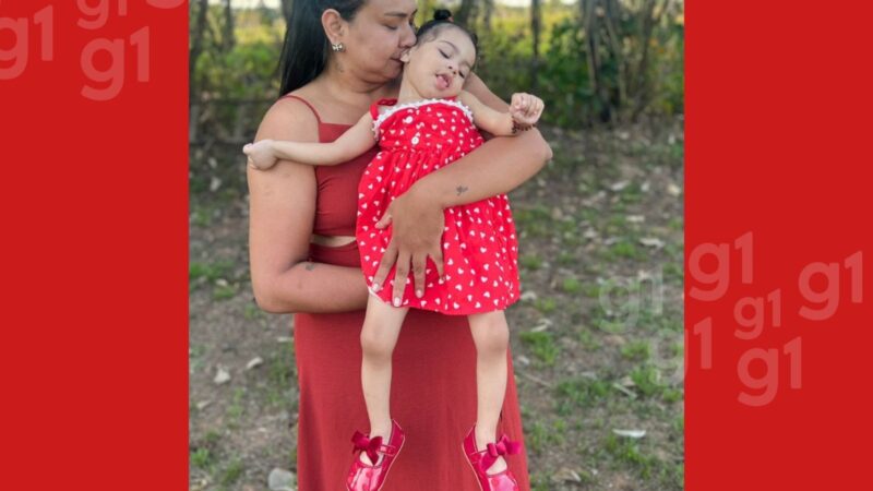 Mãe Acreana Arrecada Recursos Vendendo Doces para Tratamento da Filha no Rio de Janeiro
