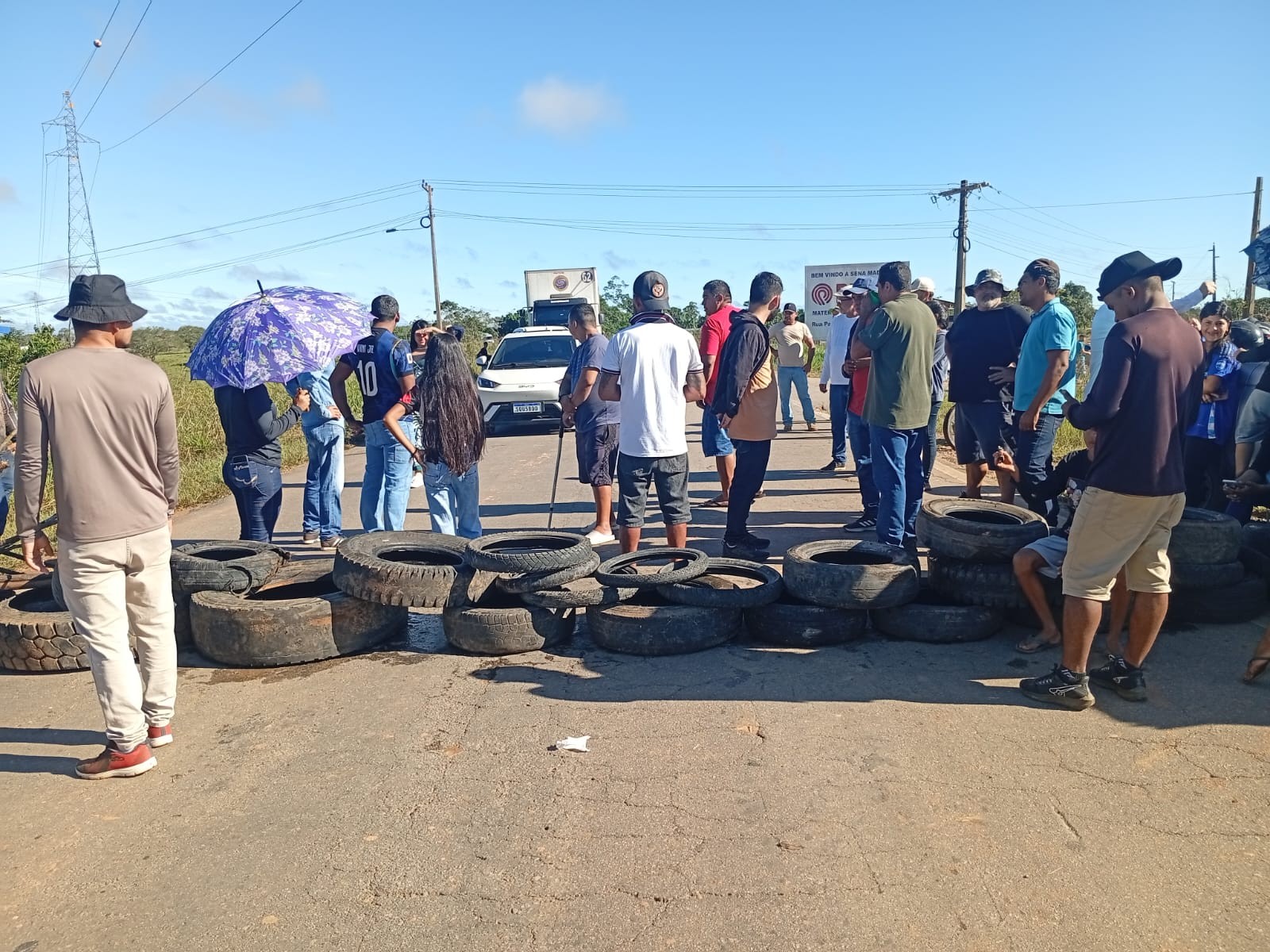 Moradores de Sena Madureira Interrompem BR-364 em Protesto por Melhorias Após Desabamento de Ponte