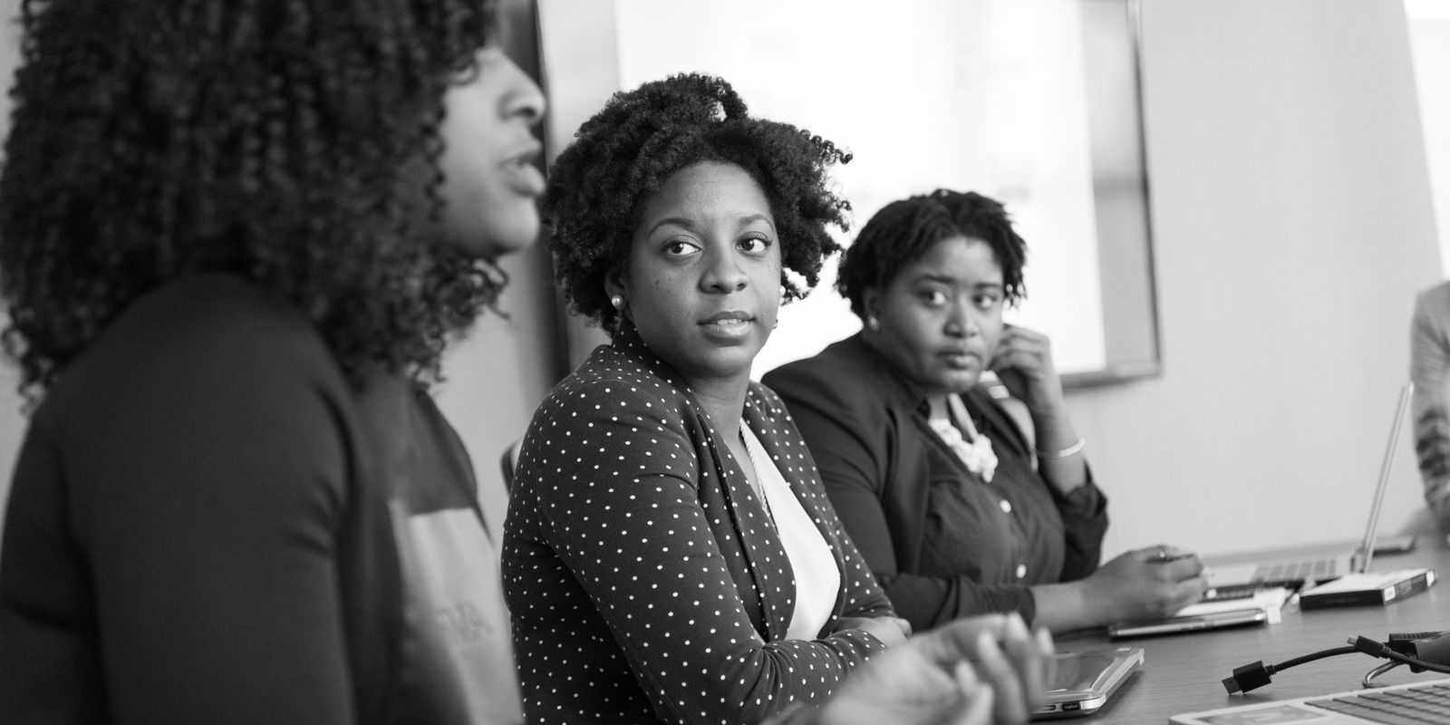 Desemprego entre Mulheres Negras Jovens Atinge 24,7%, Revela Estudo
