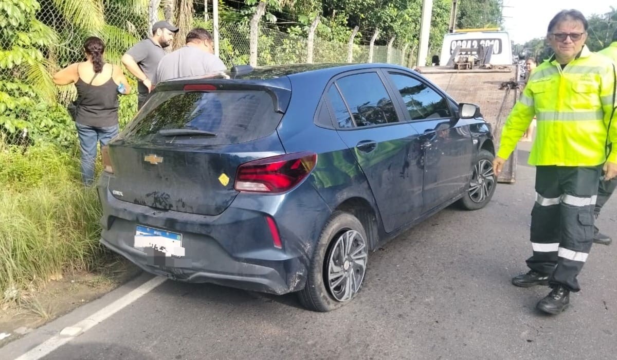 Acidente Multiveicular na Zona Oeste de Manaus Deixa Motociclista Ferido