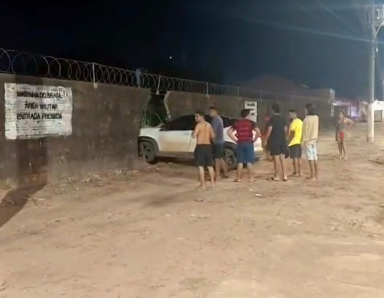 Bombeiros Realizam Resgate de Motorista Após Colisão em Santarém