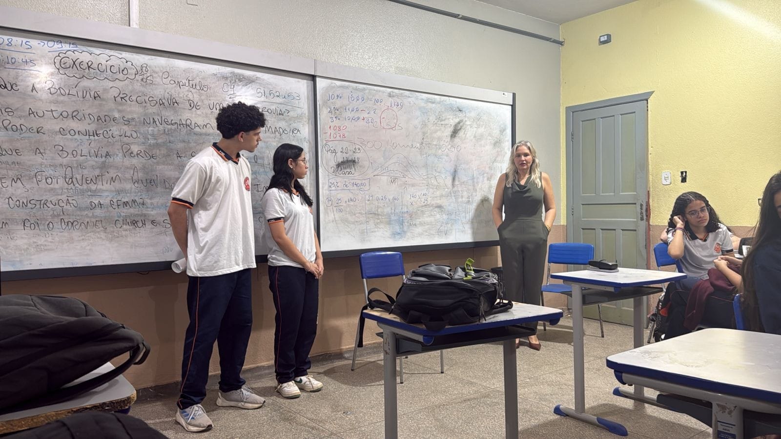 Estudantes Debatem Democracia e Transformação Digital em Porto Velho