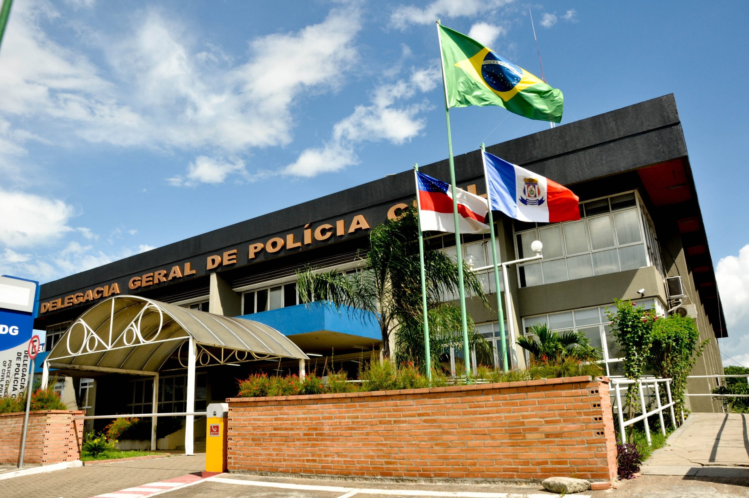 Justiça do Amazonas Revoga Exigência de Autorização para Entrevistas de Policiais Civis