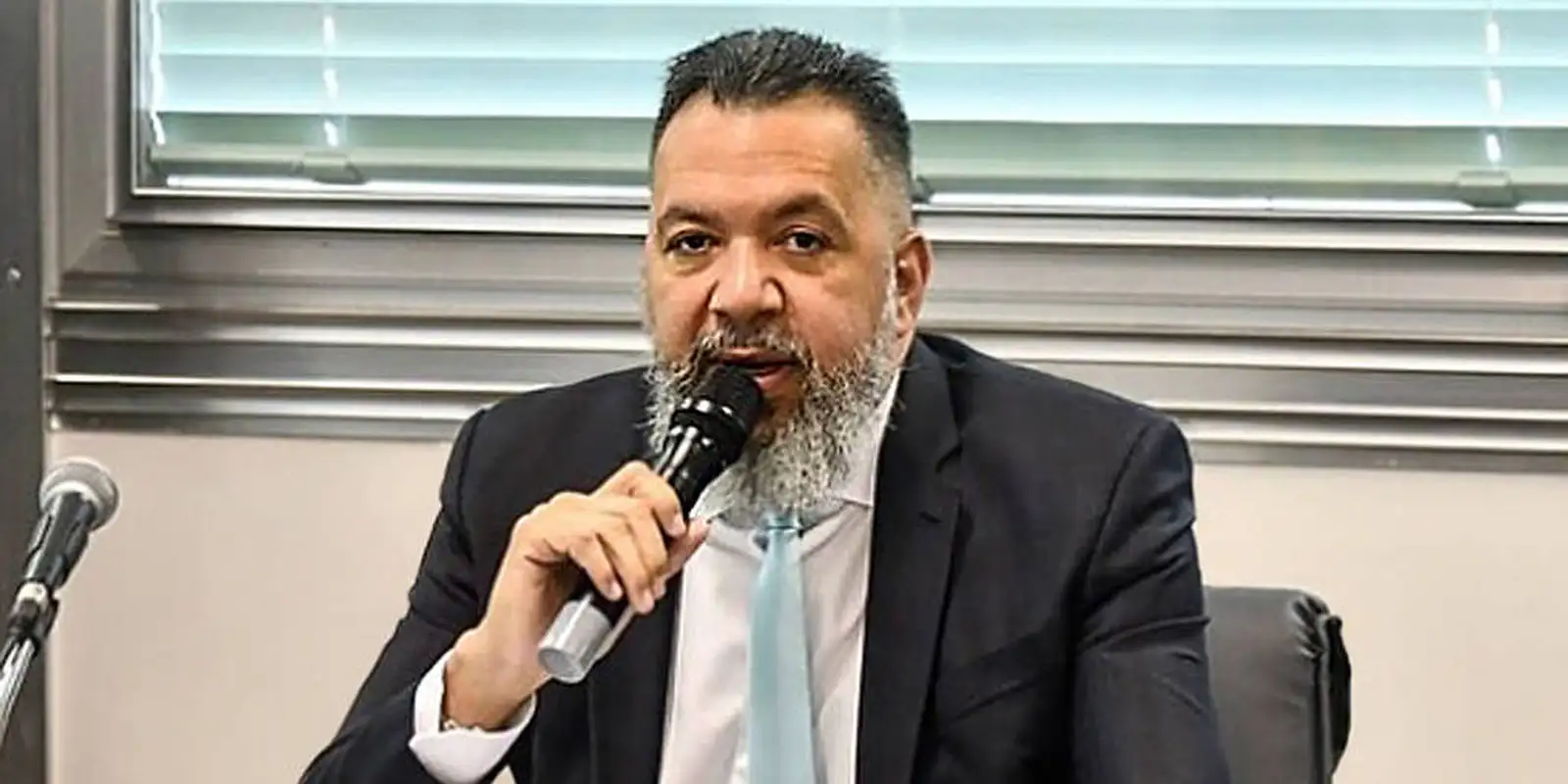 Liberdade Condicional para Ex-Prefeito de Belford Roxo Após Prisão por Tráfico de Armas