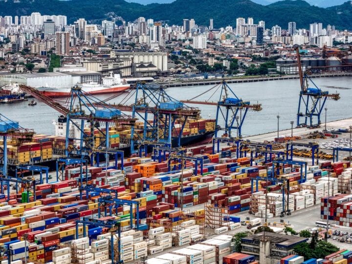 Brasil Avança nas Negociações com os EUA, Mantendo Etanol Fora do Debate