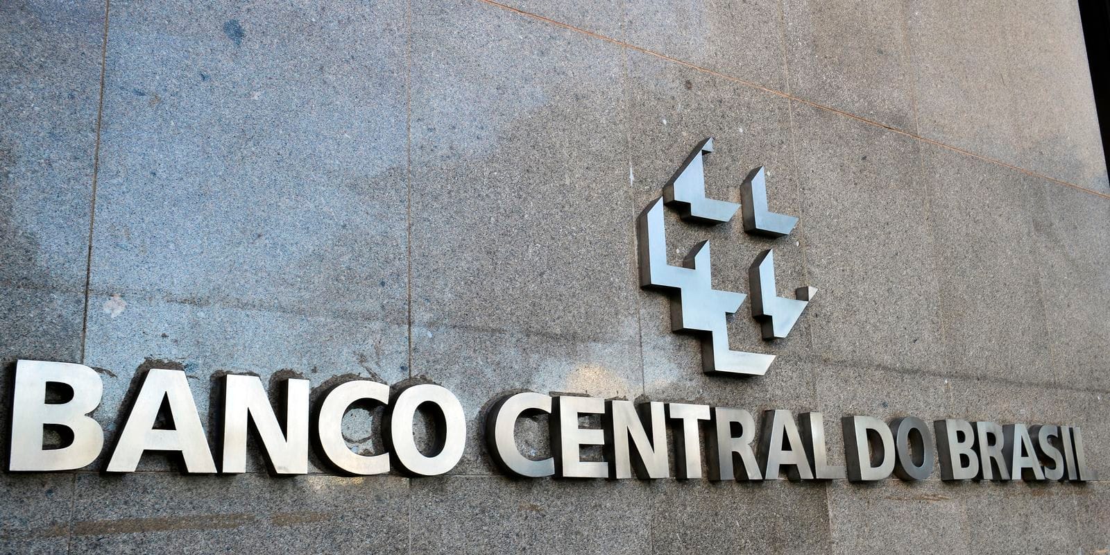 Concursos Públicos: Receita Federal e Banco Central Recebem Autorização para Novas Vagas