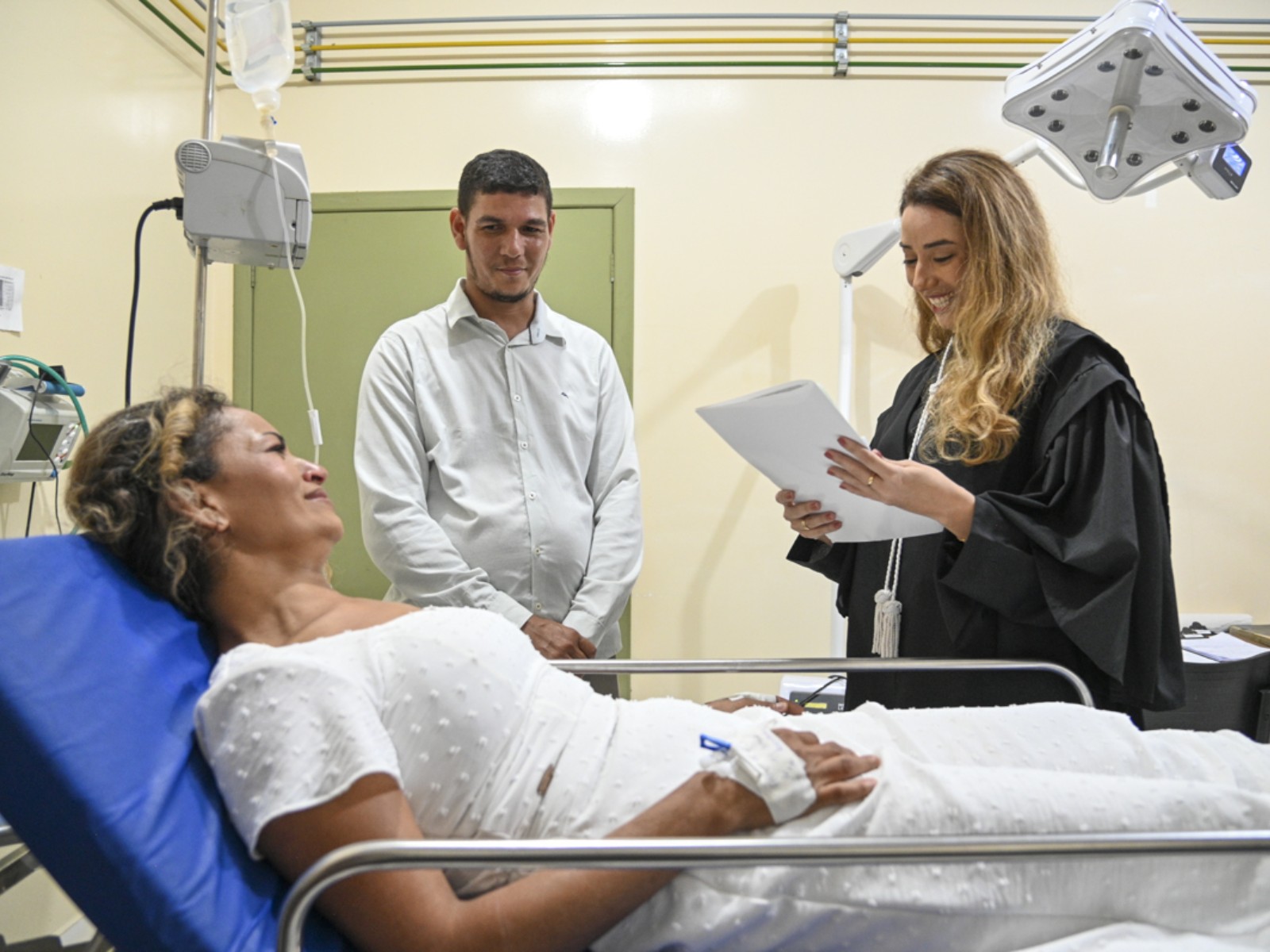 Noiva se Casa em Sala de Emergência Após Mal-estar no Casamento Coletivo no Acre