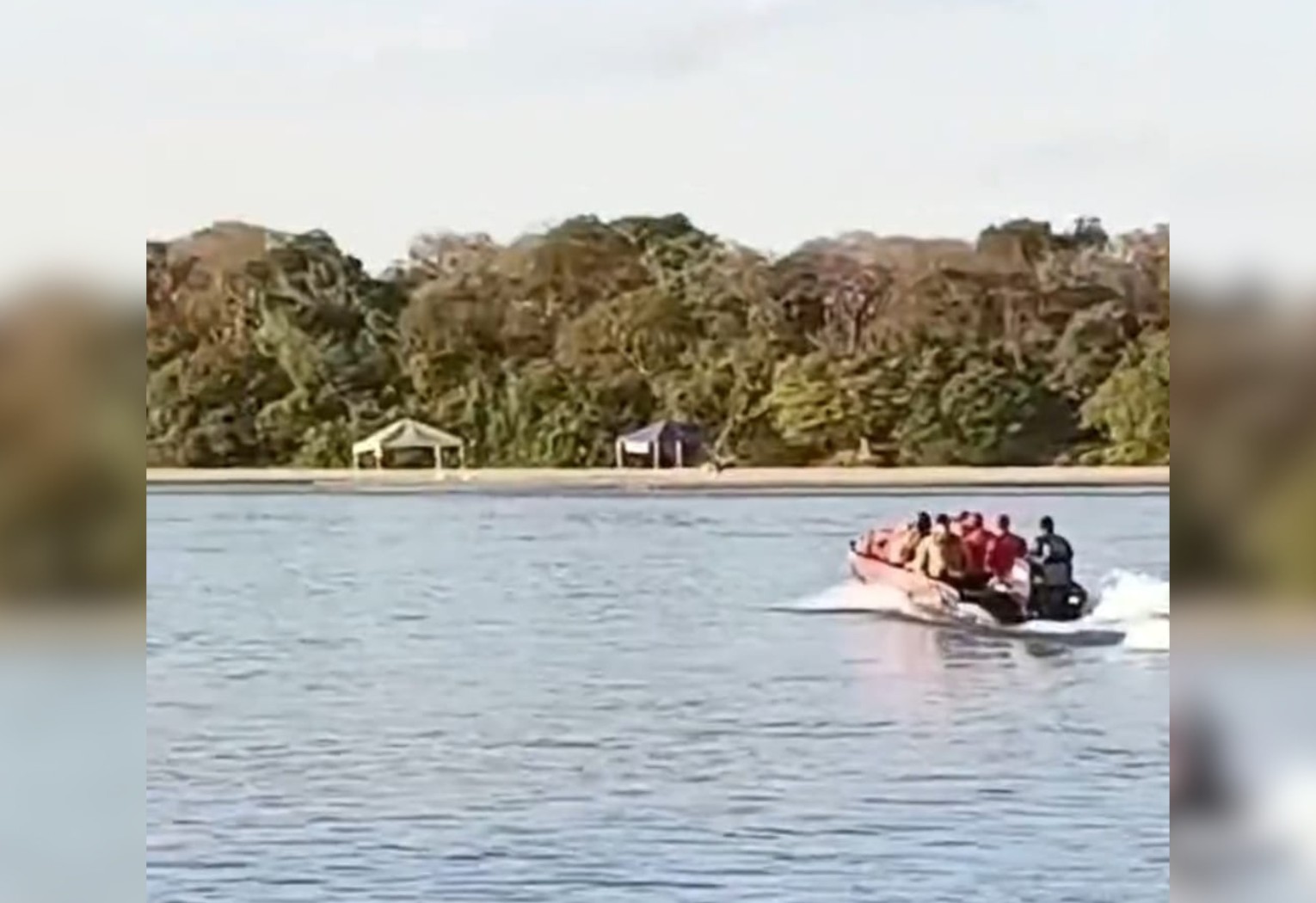 Buscas Intensificadas por Criança Desaparecida em Praia do Rio Tocantins